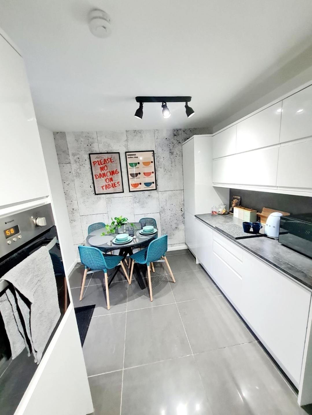 Апартаменти Bright 3Br Walking Distance To Town - Free Parking Глазго Екстер'єр фото