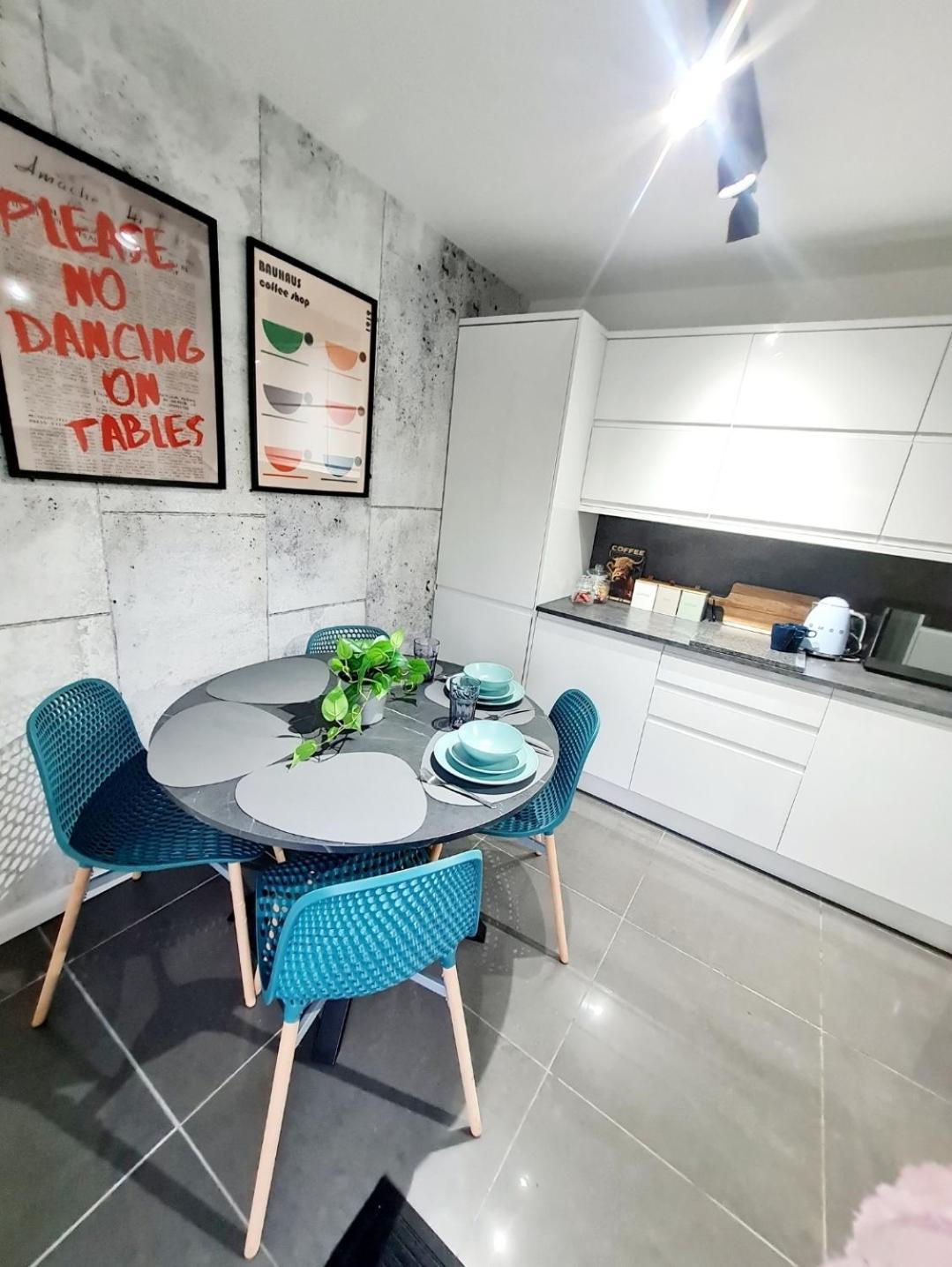 Апартаменти Bright 3Br Walking Distance To Town - Free Parking Глазго Екстер'єр фото